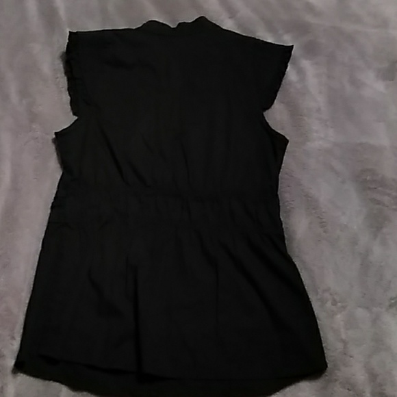 Cute top - Picture 2 of 3